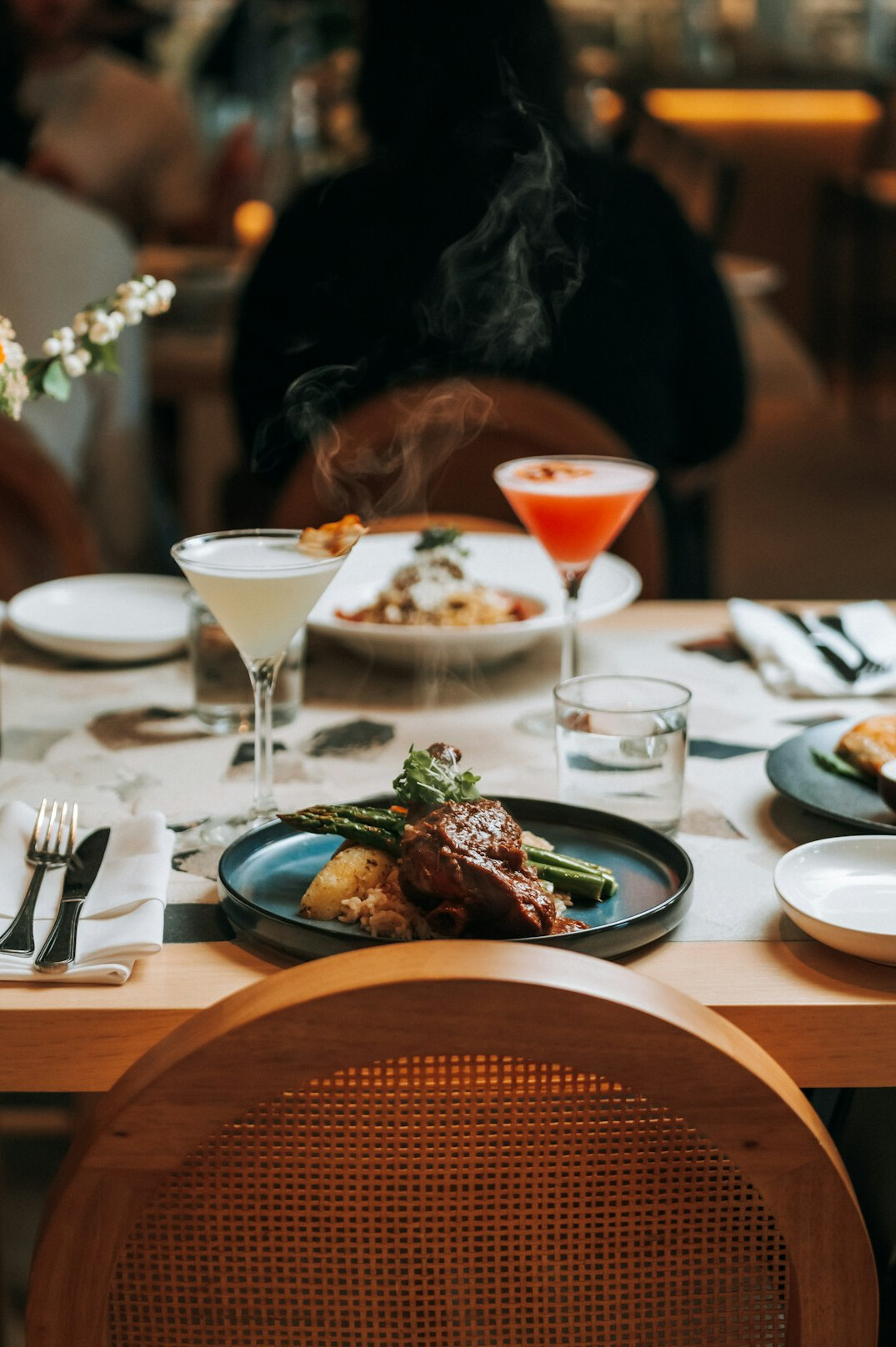 celebrity dining in restaurant